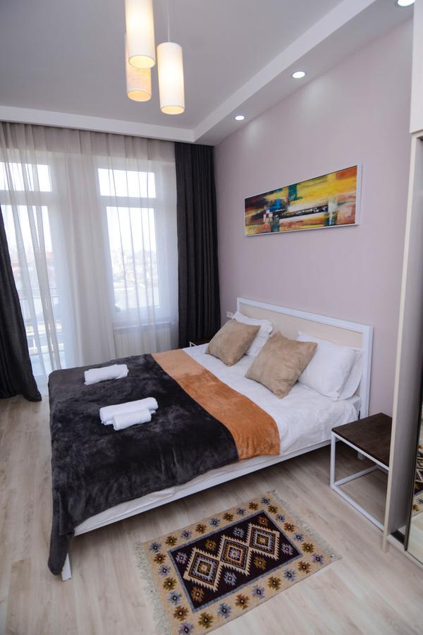B-Lax Apartment Тбілісі Екстер'єр фото