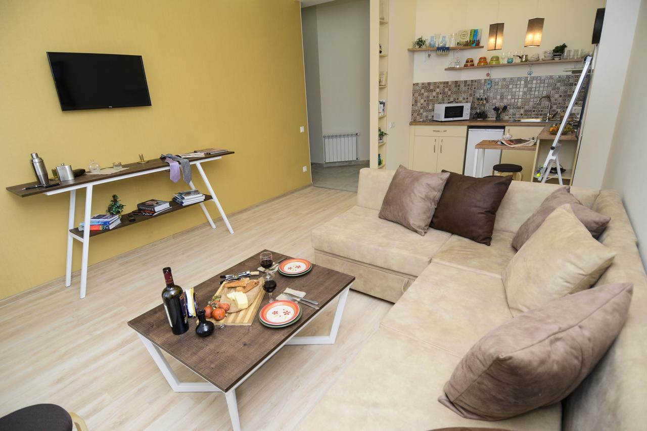 B-Lax Apartment Тбілісі Екстер'єр фото